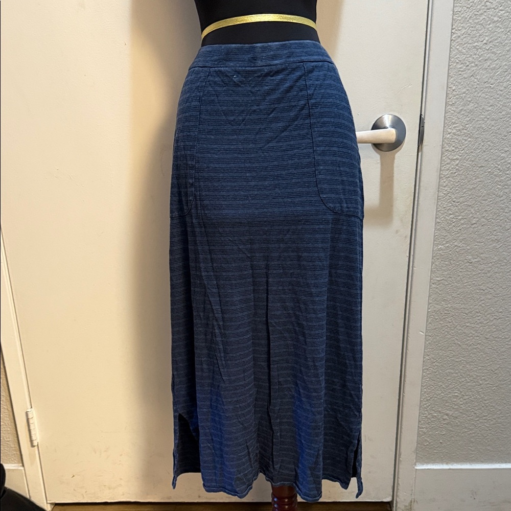Prana Deep Blue Short Sleeve, long sleeve Tee & skirt bundle - Picture 7 of 12
